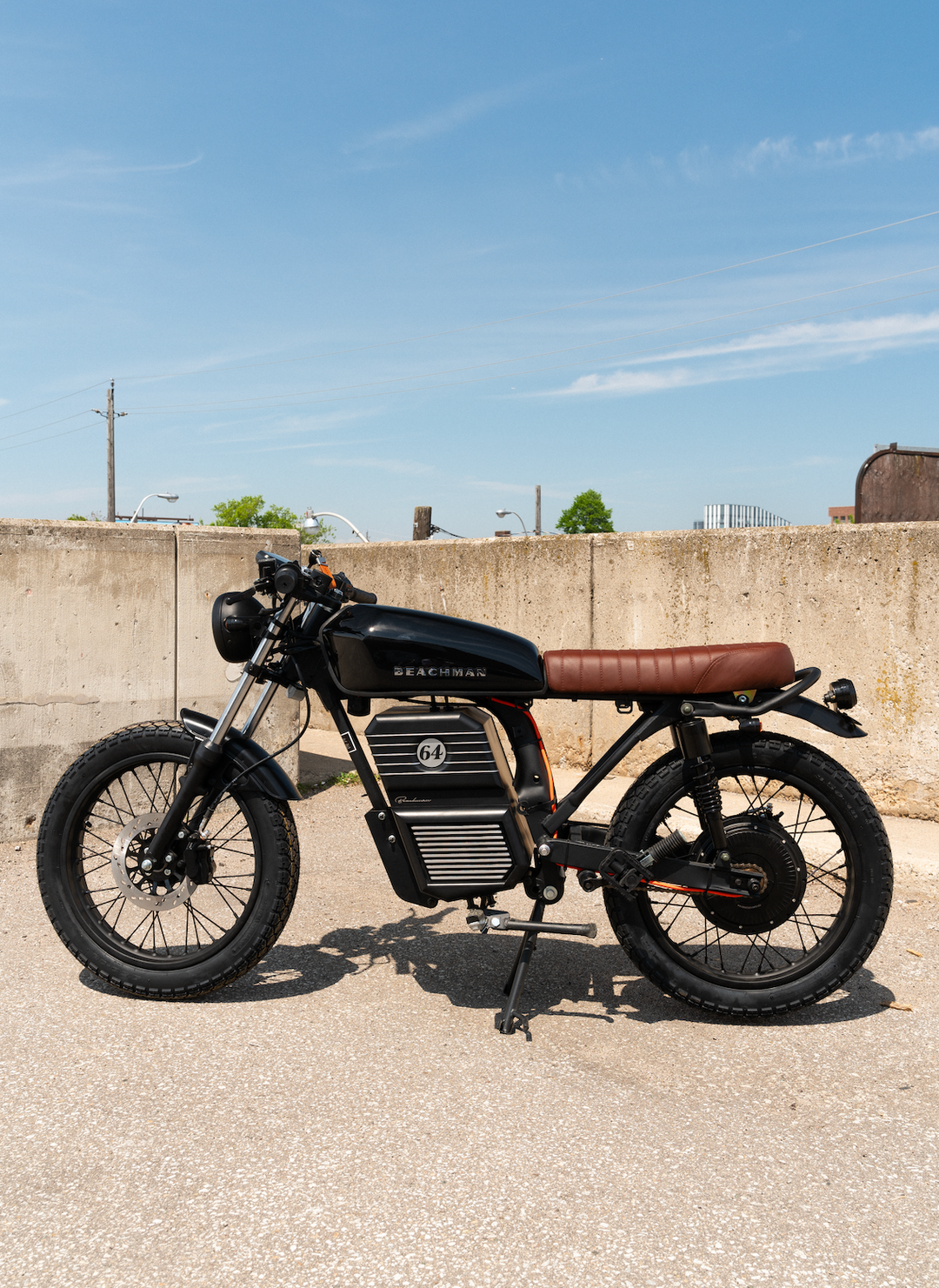 その他 Motorcycle Adventure (Ocrd) Black_Tank_Brown_Seat_33e9969b